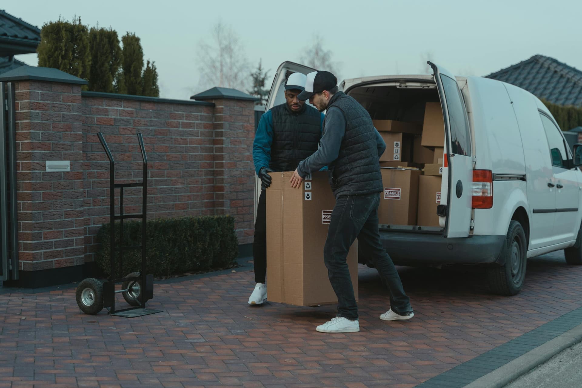 Cost of Moving in Charleston SC: Labor-Only vs. Full-Service Comparison